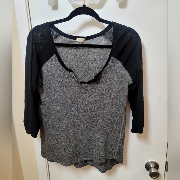 Cute Raglan Button Top - Picture 2 of 9